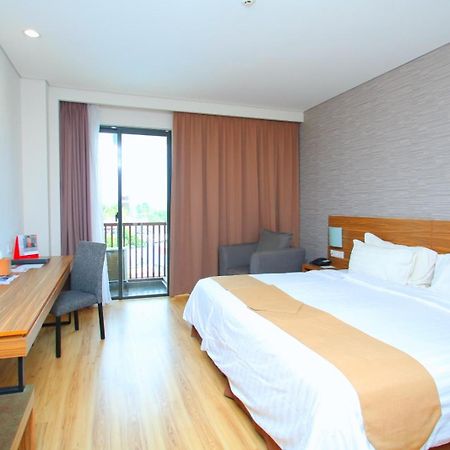 Swiss-Belhotel Соронг Екстериор снимка