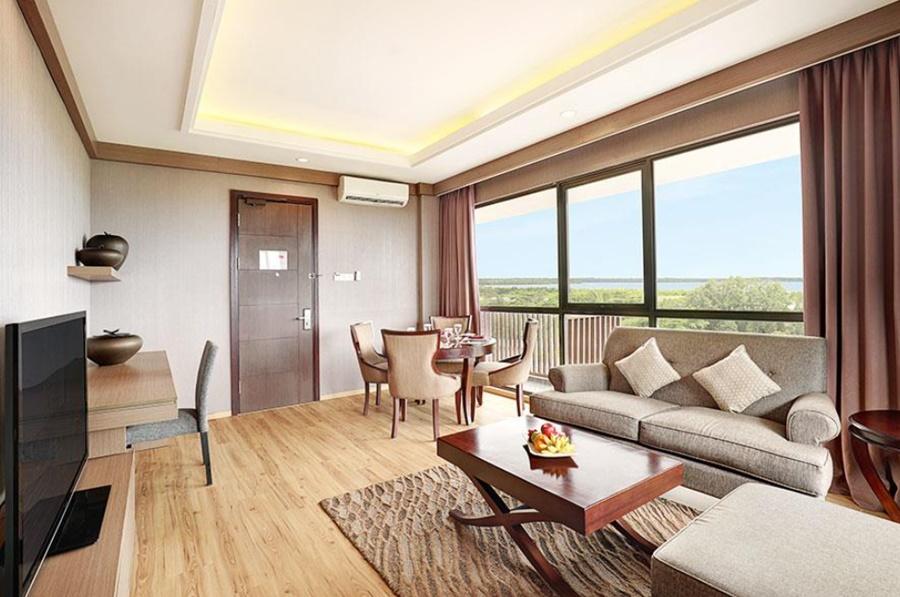 Swiss-Belhotel Соронг Екстериор снимка