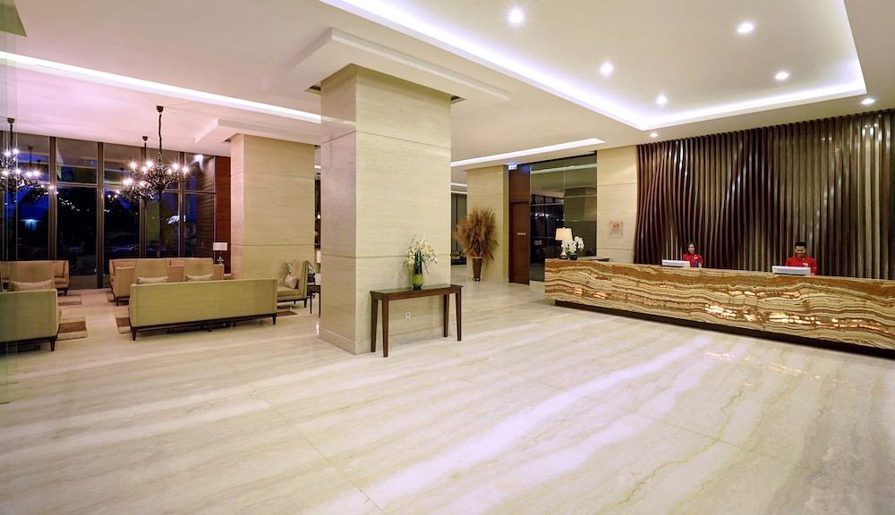 Swiss-Belhotel Соронг Екстериор снимка