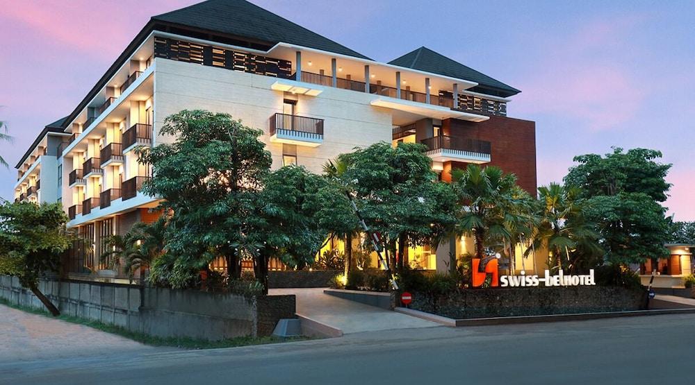 Swiss-Belhotel Соронг Екстериор снимка