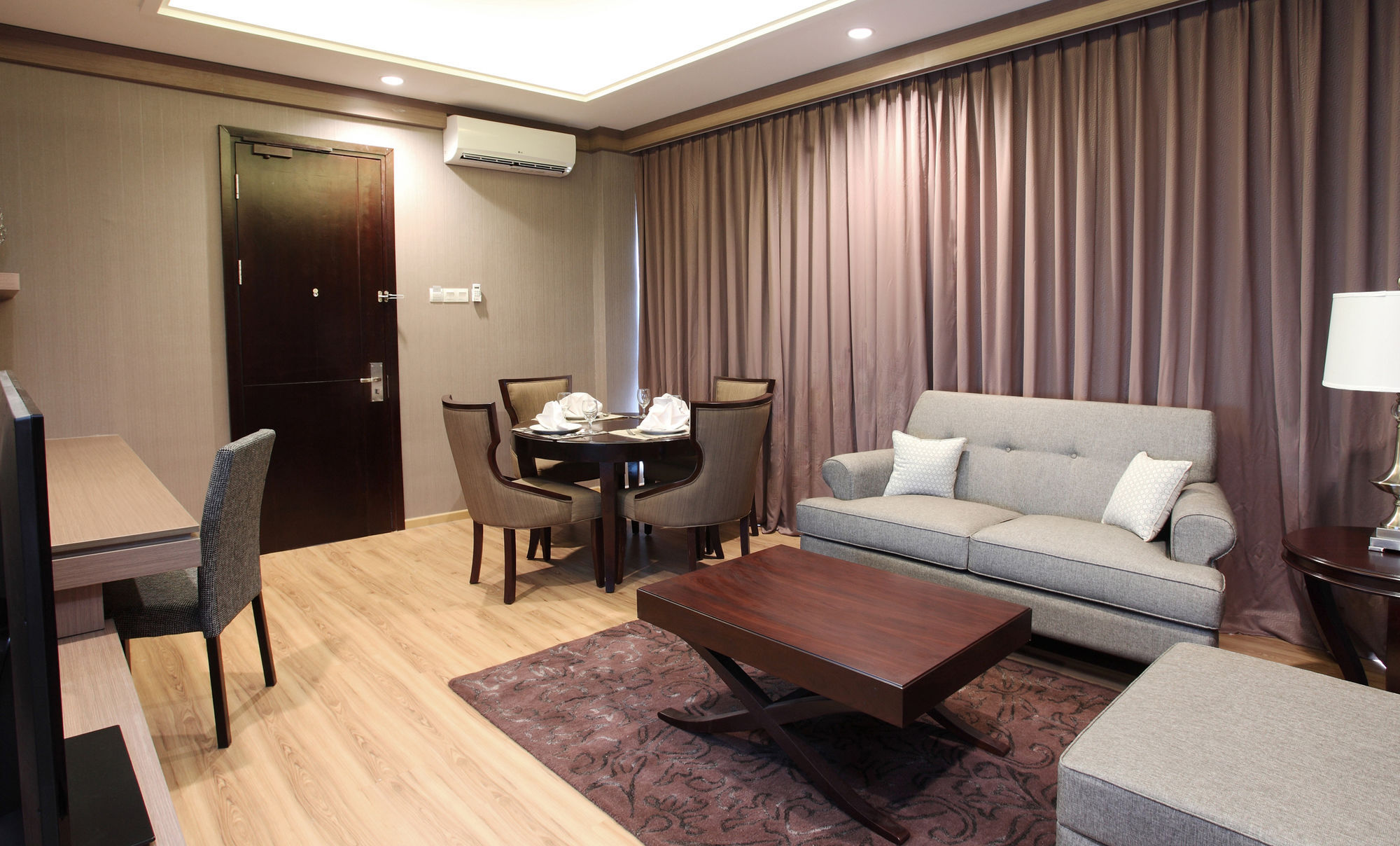 Swiss-Belhotel Соронг Екстериор снимка
